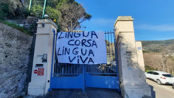 Come la lingua corsa, il catalano è stato bandito dalle assemblee  deliberative dal tribunale amministrativo – Corsica Oggi